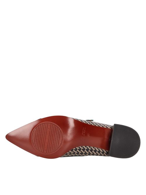 JENU model décolleté in leather with geometric pattern CHIE MIHARA | JENU45BIANCO-NERO